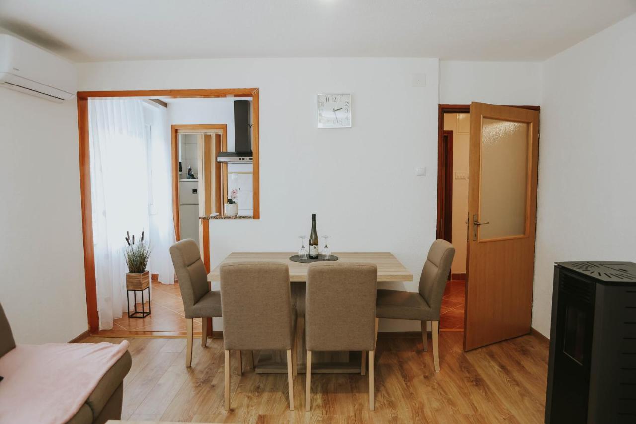 I&T Apartman Gospić Exterior foto