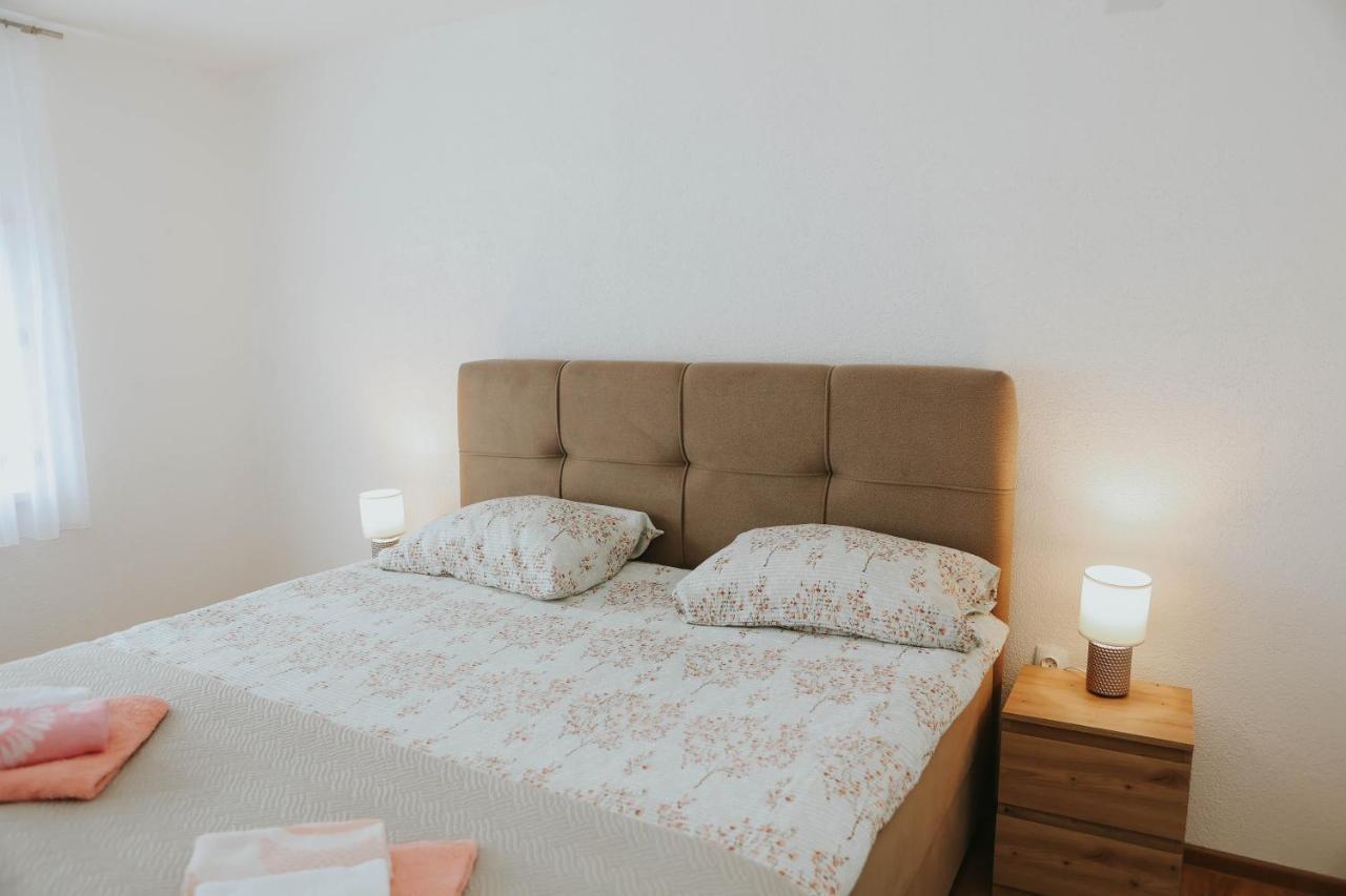 I&T Apartman Gospić Exterior foto
